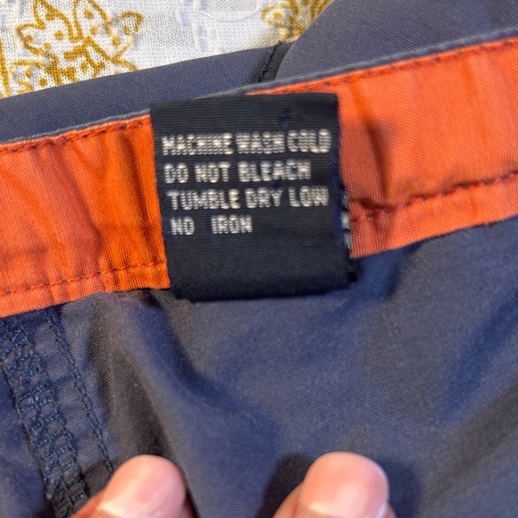 Abercrombie & Fitch Women's Navy Cargo Shorts - Picture 4 of 7